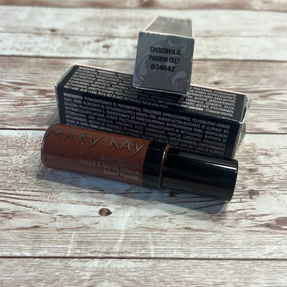 NEW Mary Kay Liquid Lip Color Chocoholic / Passion Chocolate Lip Gloss 034042 - Picture 2 of 2
